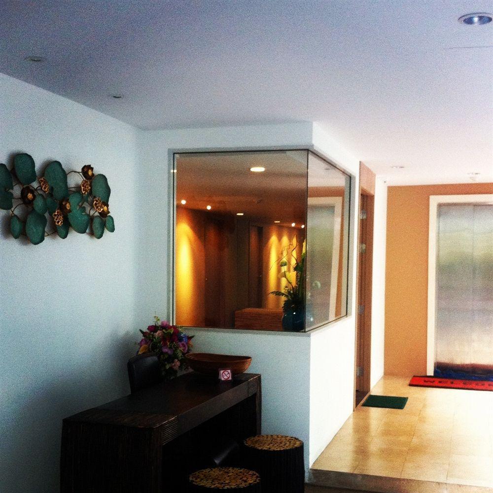Nantra Retreat And Spa Bangkok Buitenkant foto