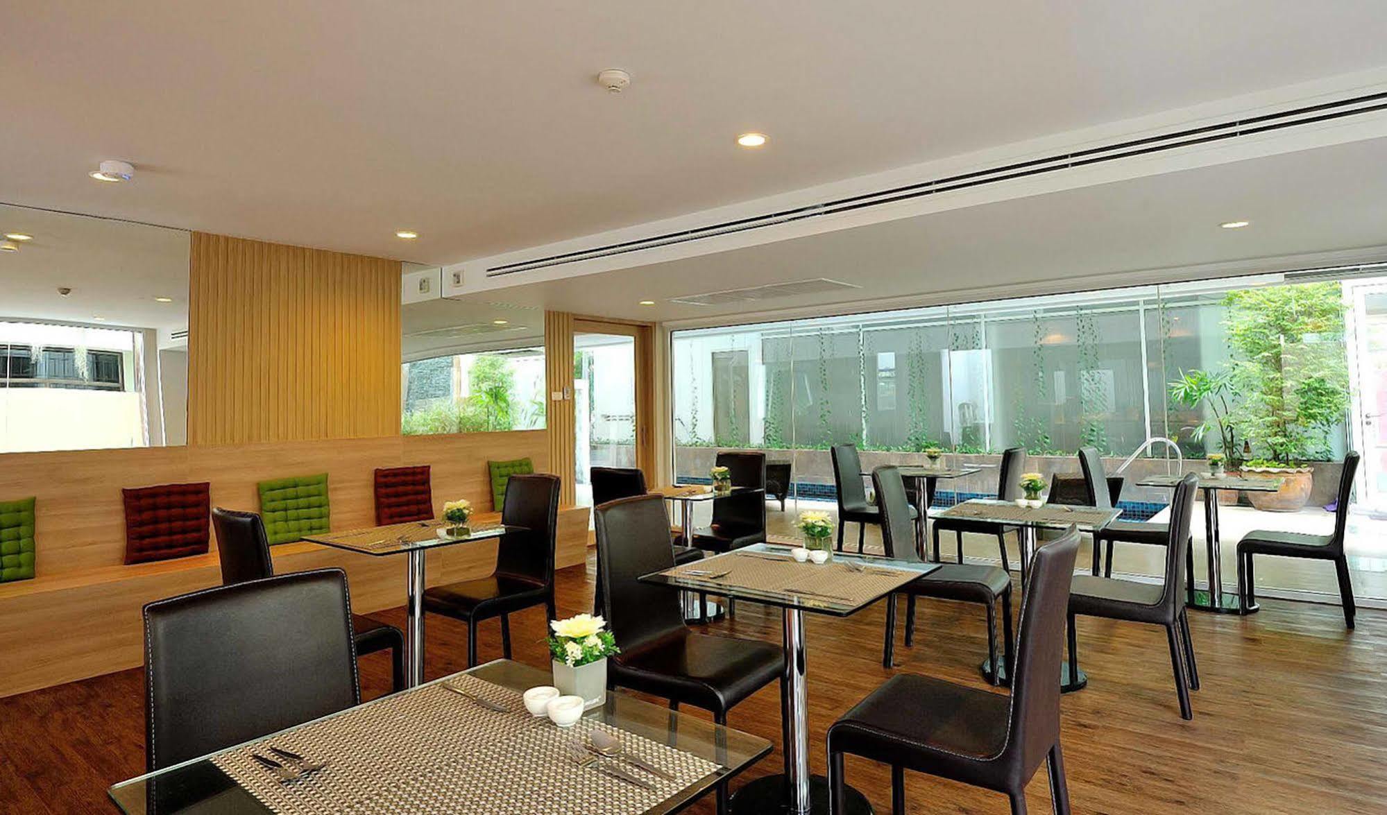 Nantra Retreat And Spa Bangkok Buitenkant foto
