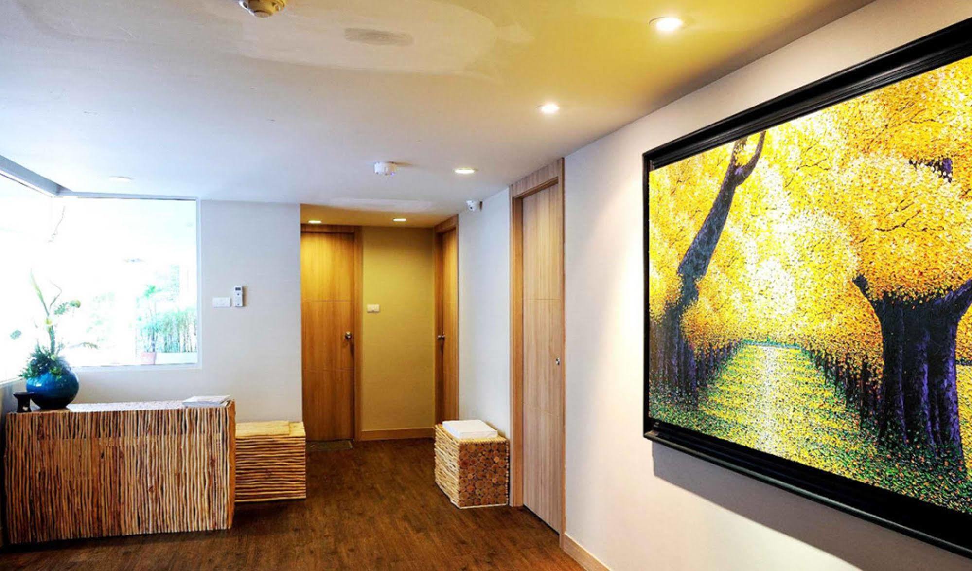 Nantra Retreat And Spa Bangkok Buitenkant foto